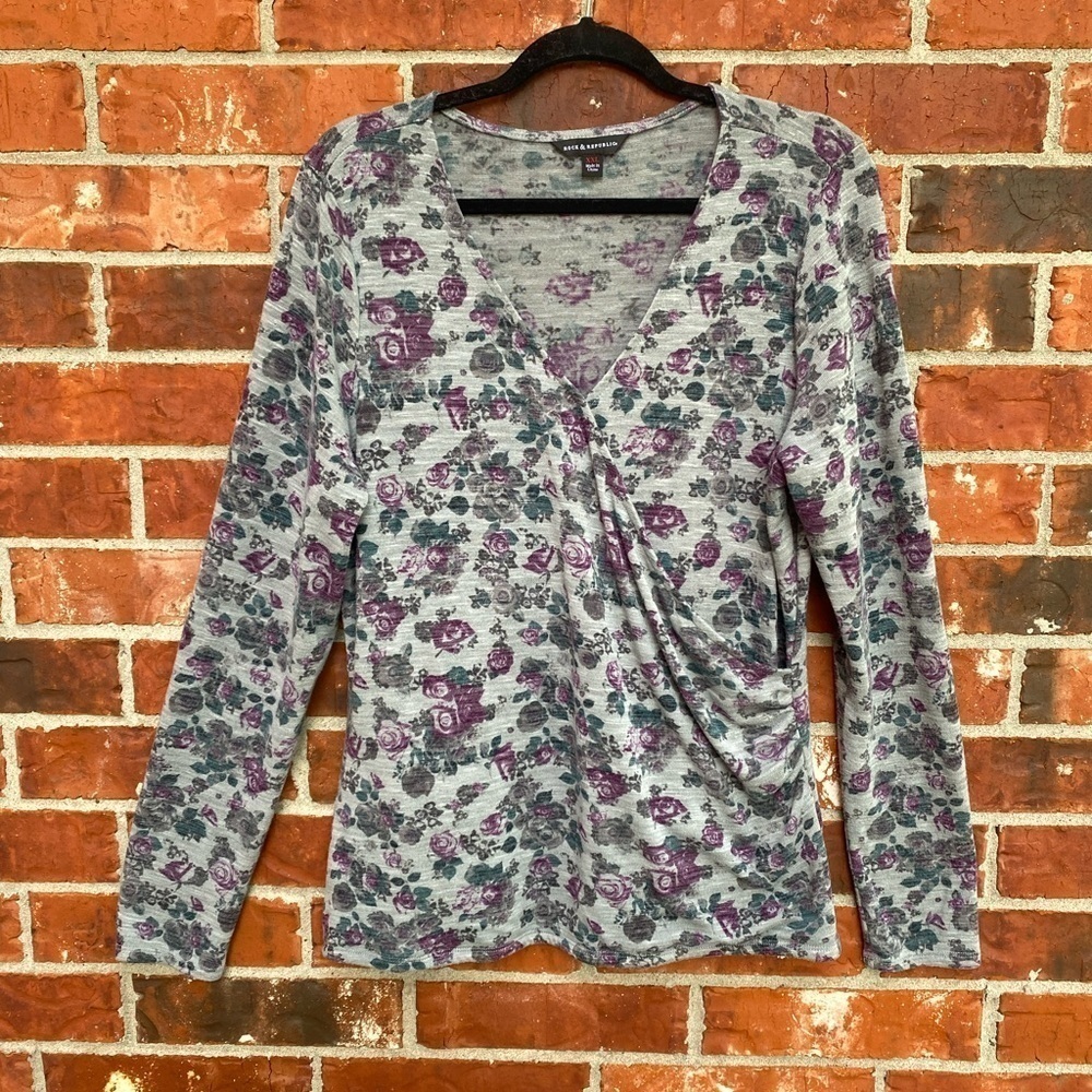 Rock & Republic 2X Gray Floral Vneck Faux Wrap Long Sleeve Top